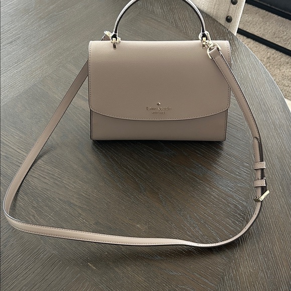 kate spade Handbags - Kate Spade Beige Crossbody Bag